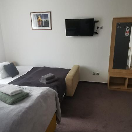Pension Kiwi Mikulov Bagian luar foto