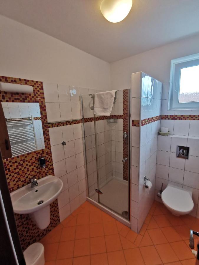Pension Kiwi Mikulov Bagian luar foto