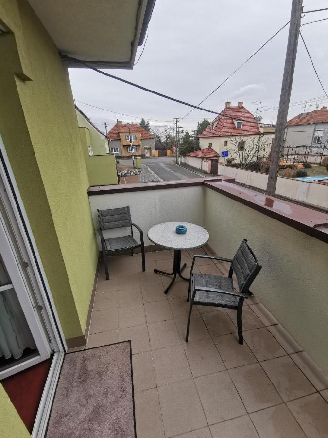 Pension Kiwi Mikulov Bagian luar foto