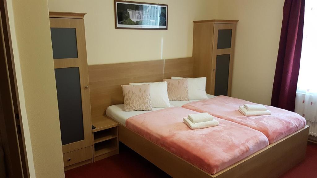Pension Kiwi Mikulov Bagian luar foto